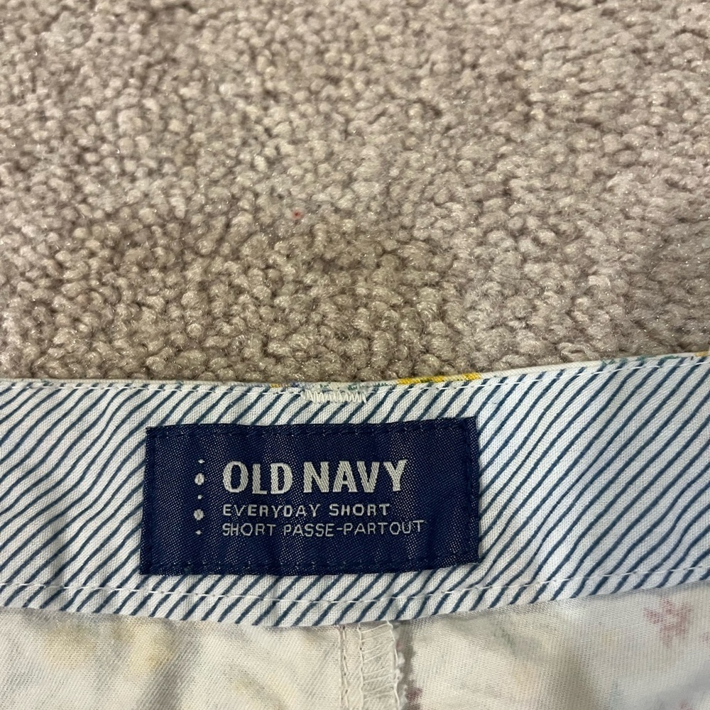 Old Navy Everyday Shorts - Floral Print - Picture 6 of 9